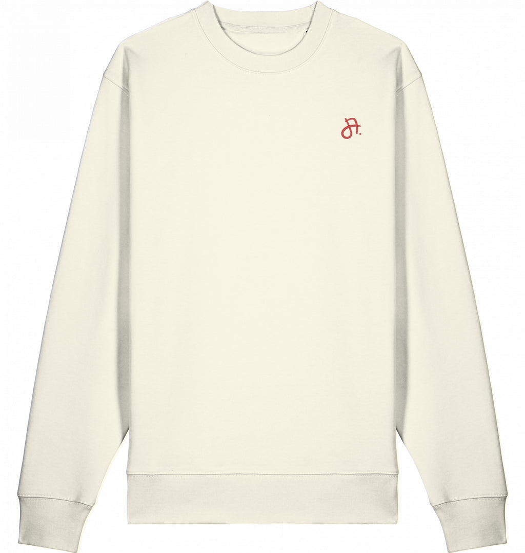Cremefarbener Sweater von vorn mit kleinem Logo-Print