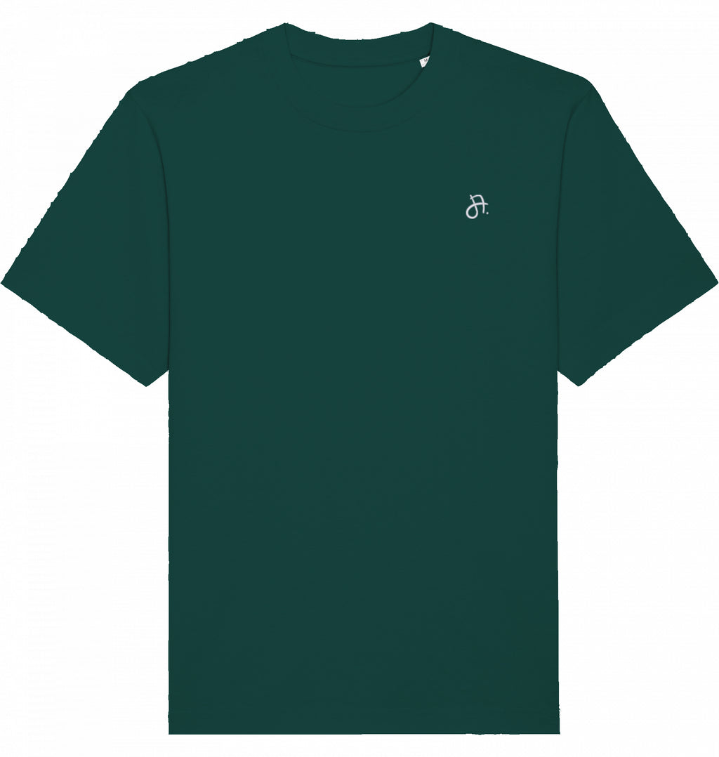 Dunkelgrünes T-Shirt in Frontansicht mit kleinem Logo-Print auf der Brust