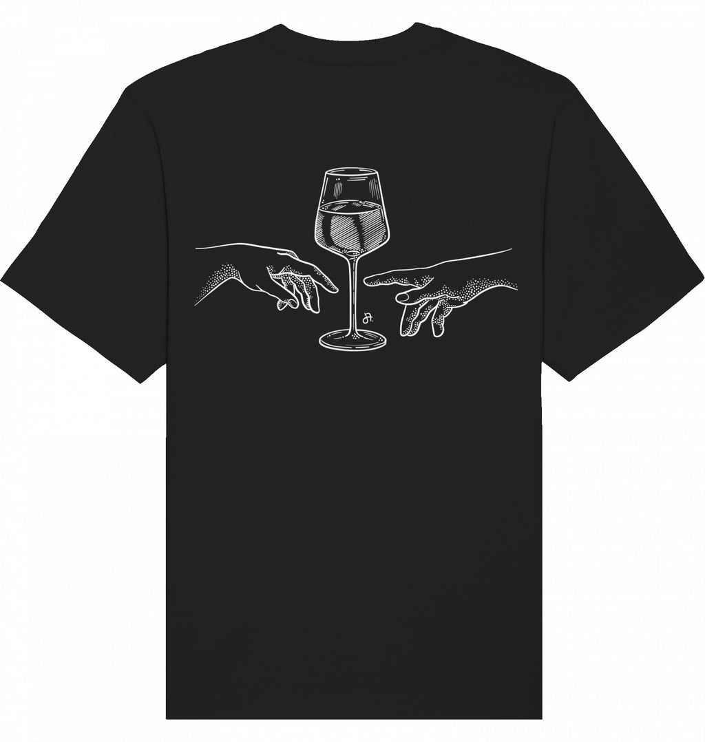 Schwarzes T-Shirt in Rückansicht mit weißem Wein-Glas-Motiv, zwei Händen und kleinem Logo-Print.